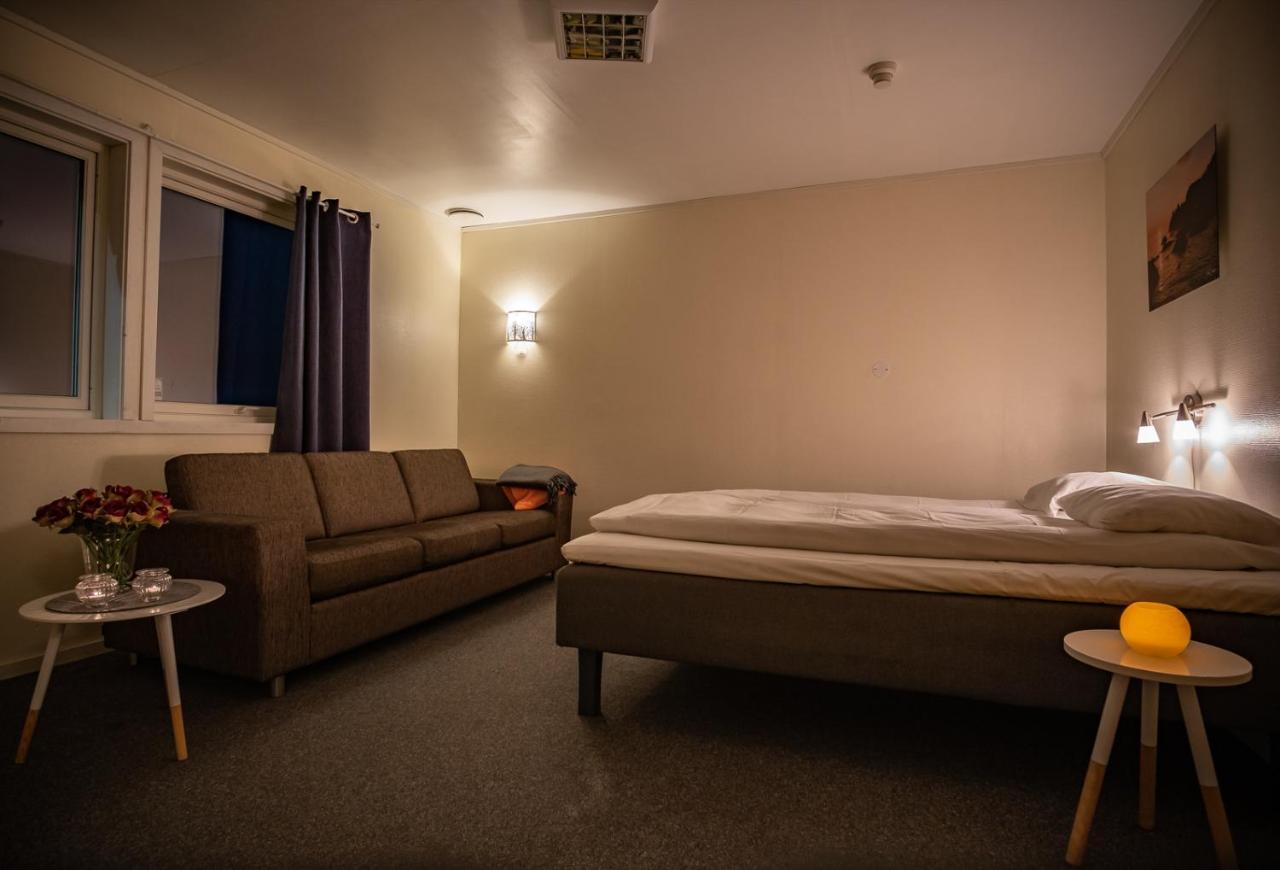 Skagi Bed & Lodge Skaland Екстер'єр фото