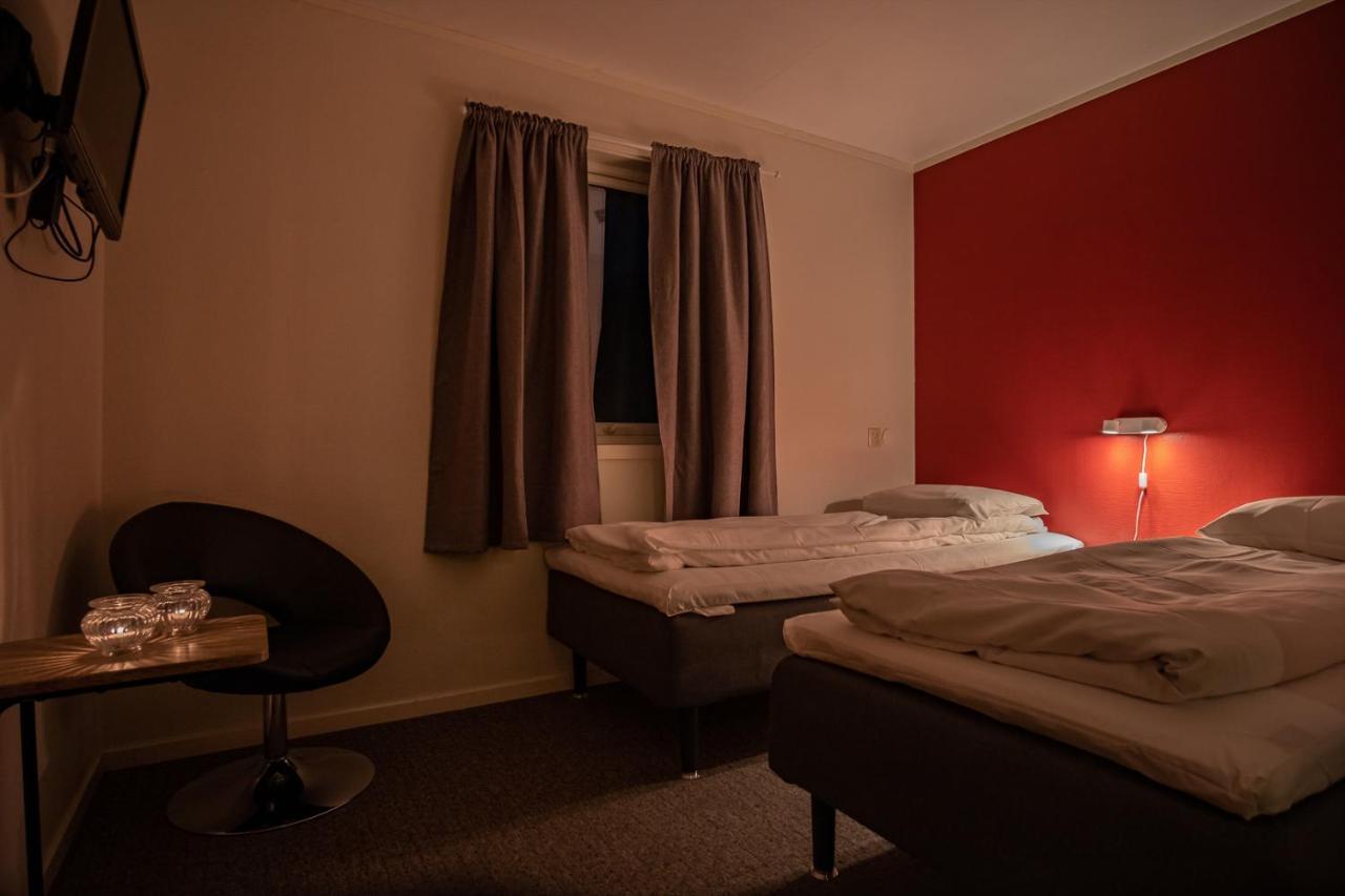 Skagi Bed & Lodge Skaland Екстер'єр фото