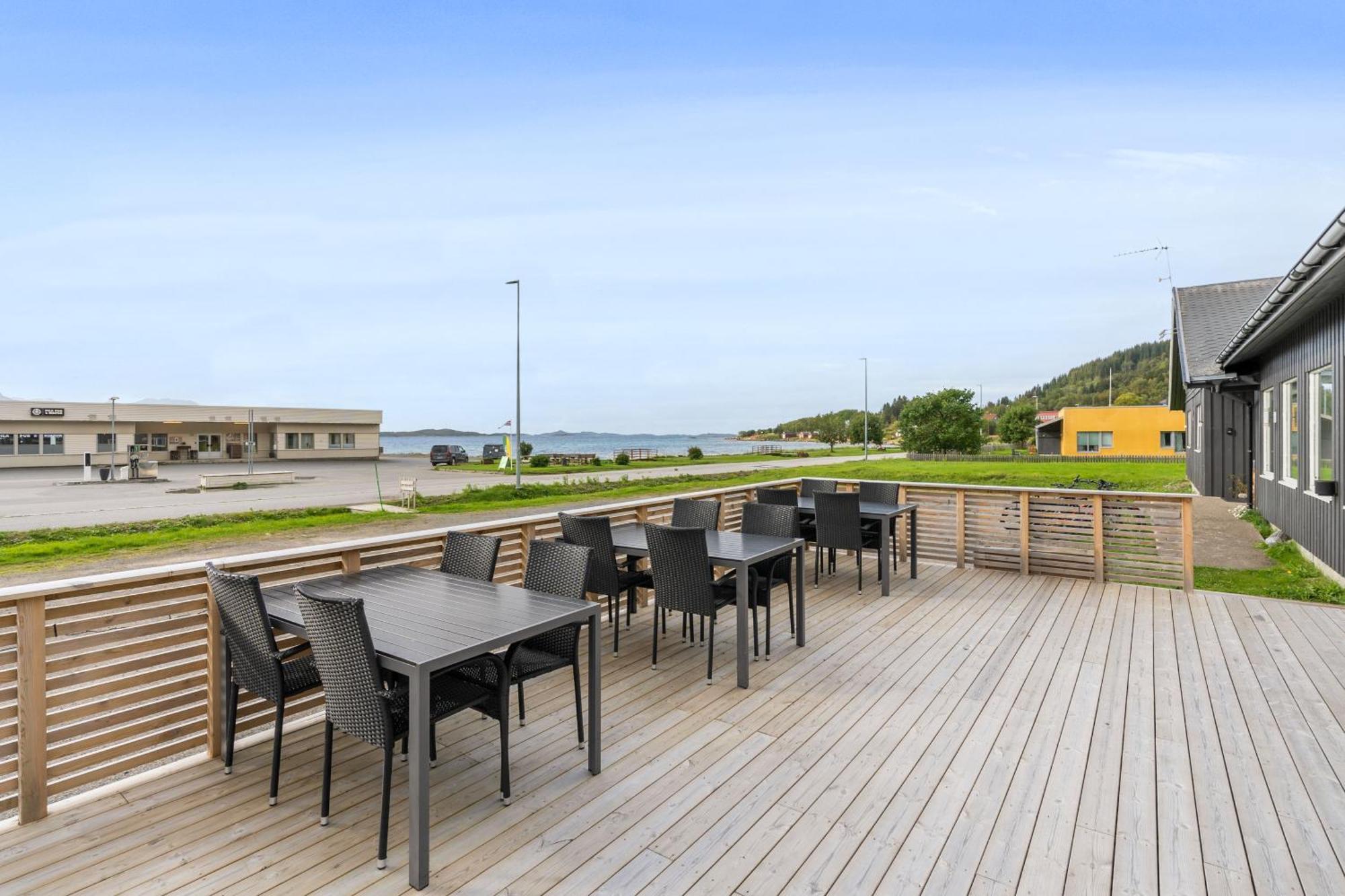 Skagi Bed & Lodge Skaland Екстер'єр фото